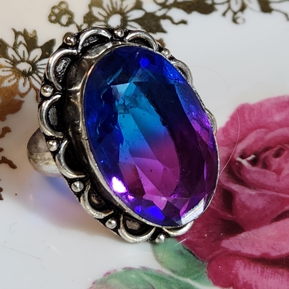 Sz-8 3/4, Handcrafted, Blue And Pink, Oval- Shaped, Faceted Bi-Colored Ring. - Picture 2 of 6